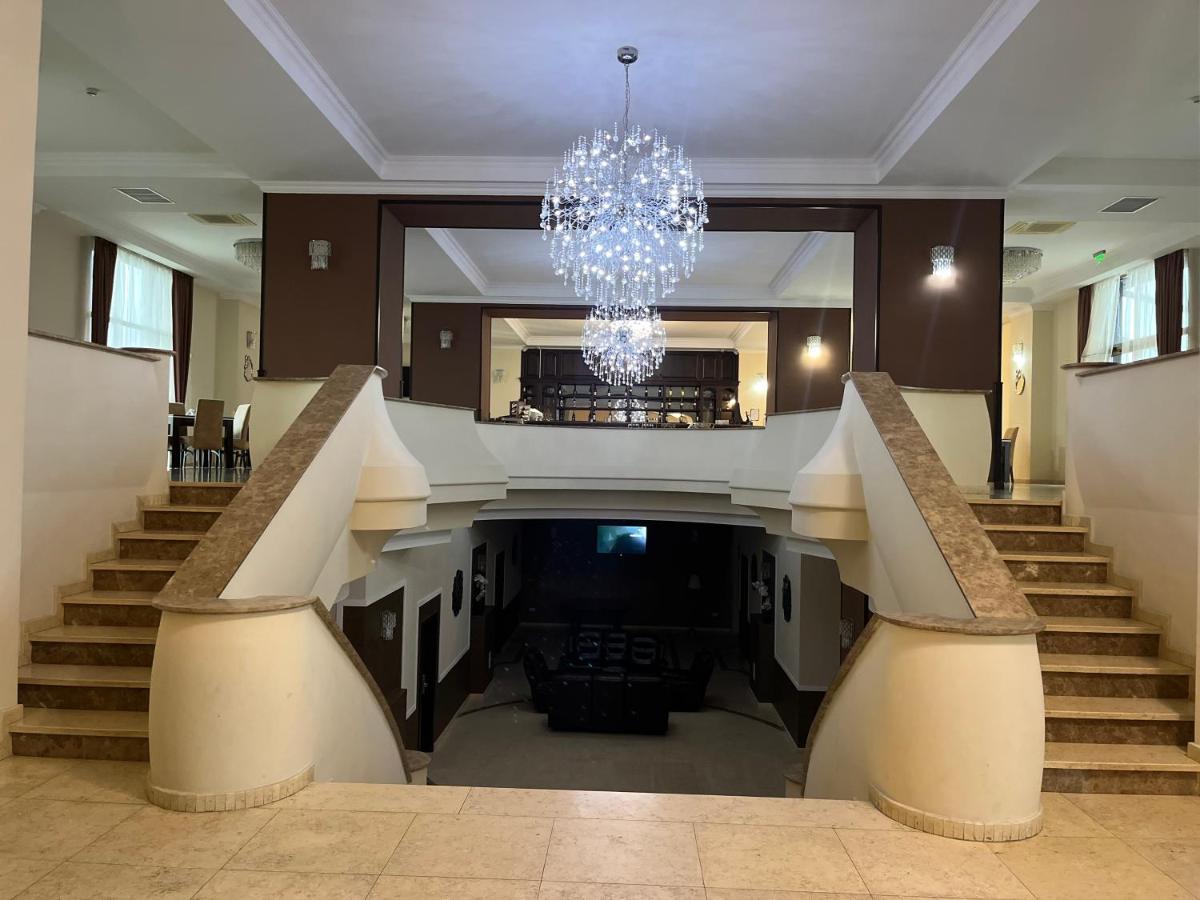 Albert Hotel Πλοέστι Εξωτερικό φωτογραφία