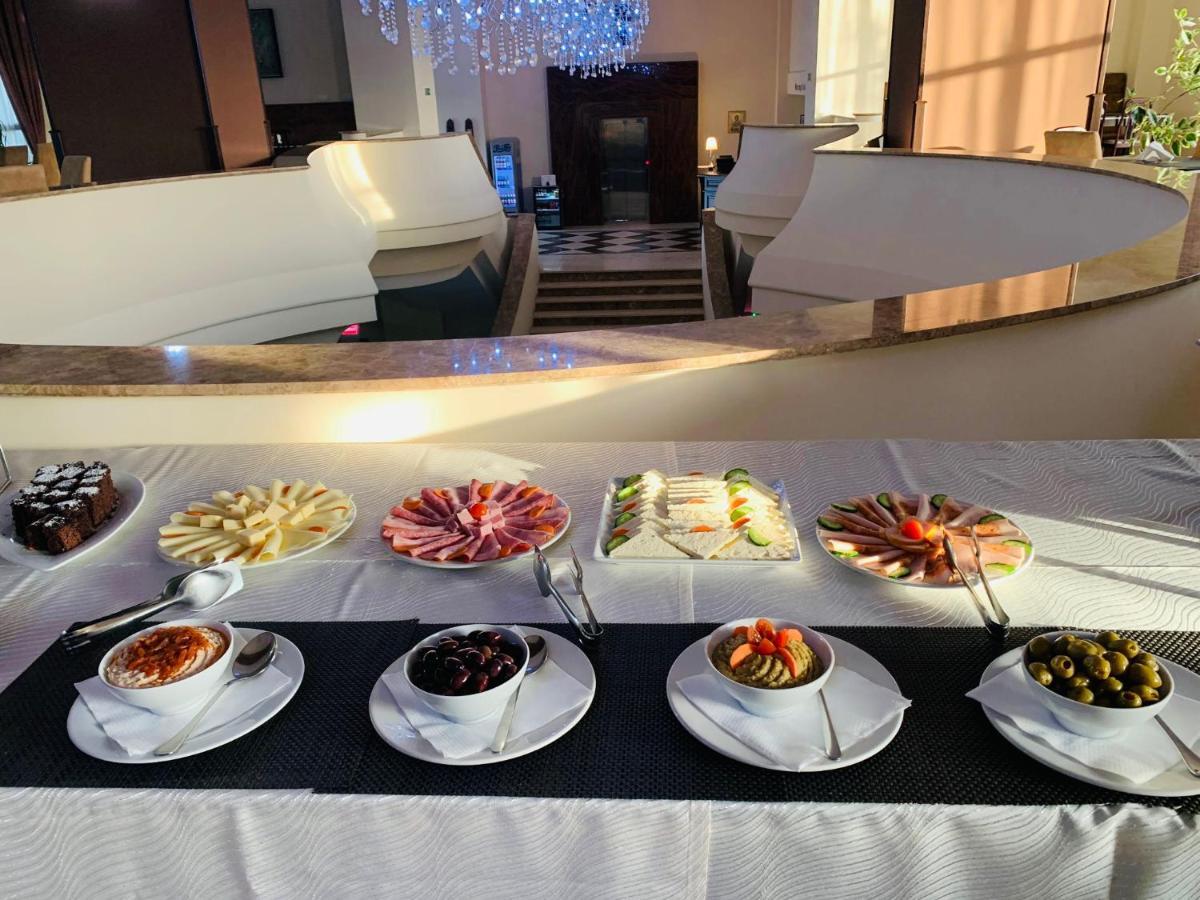 Albert Hotel Πλοέστι Εξωτερικό φωτογραφία