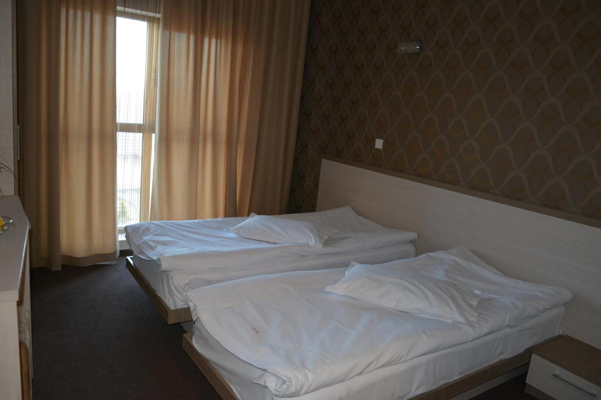 Albert Hotel Πλοέστι Δωμάτιο φωτογραφία